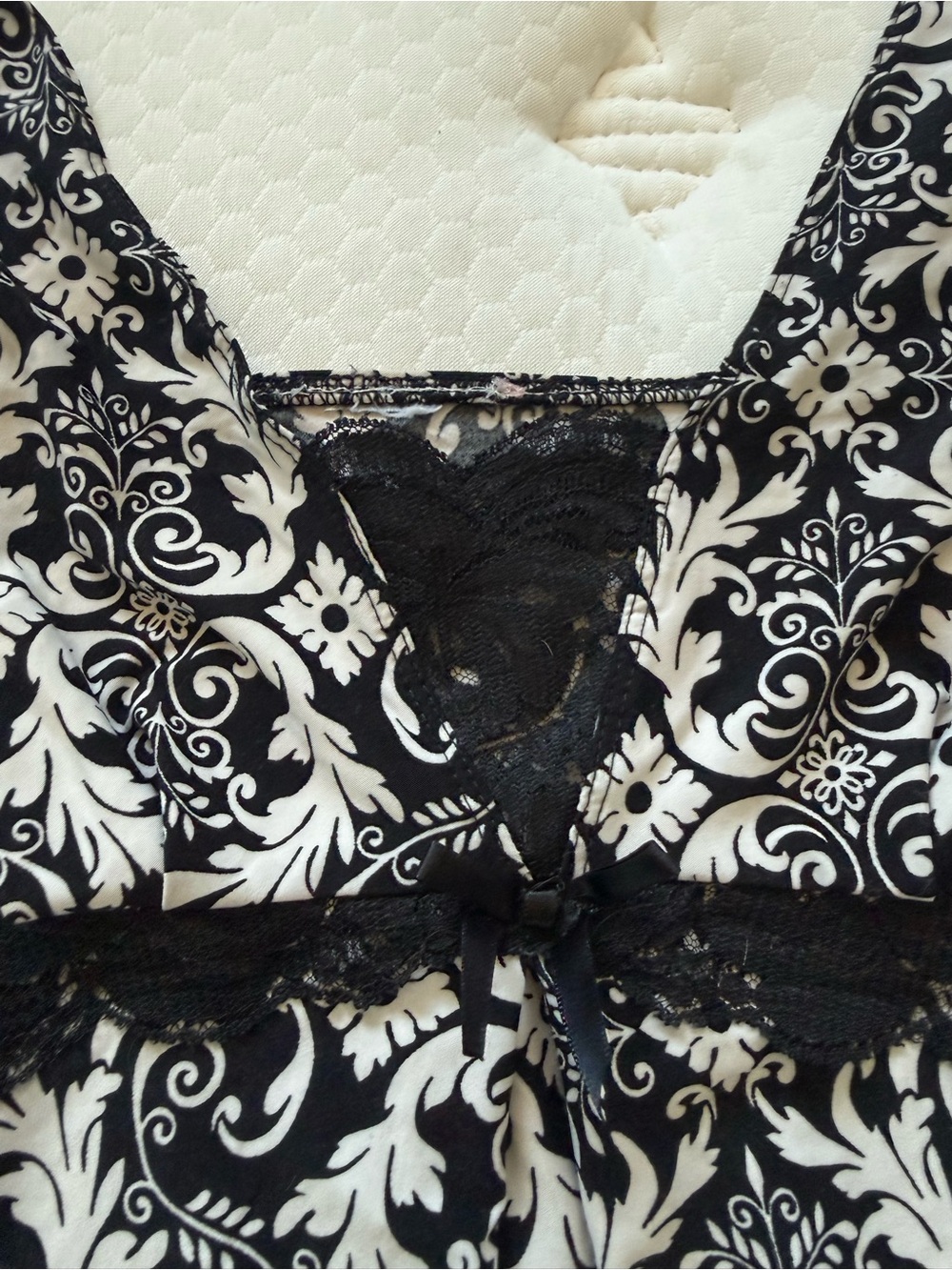 Black & White Lace-Trim V-Neck Women's Tank Top - Picture 3 of 5